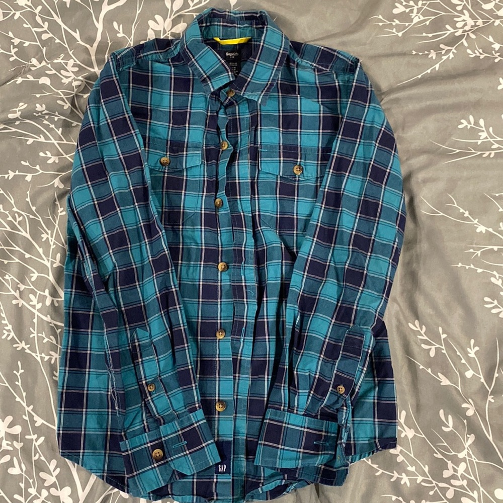 Gap boys button down shirt size medium